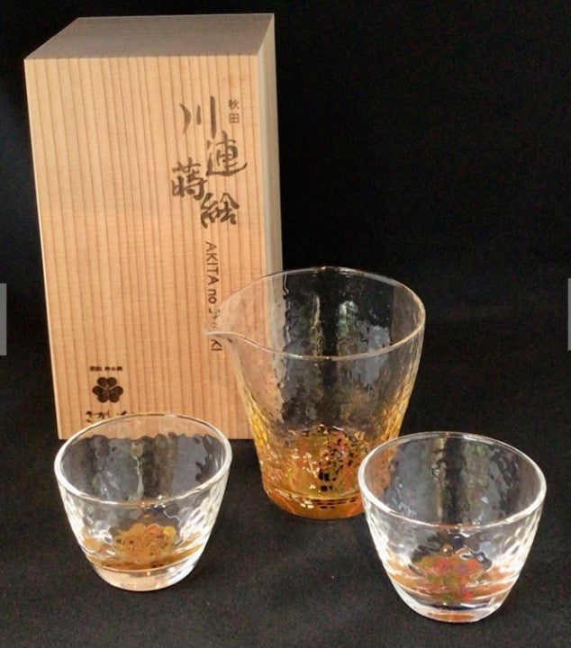 金蜻蛉蒔絵酒器セット〈縦型〉 川連蒔絵「秋田の夏」片口酒器とぐい呑み2ヶセット（秋田杉木